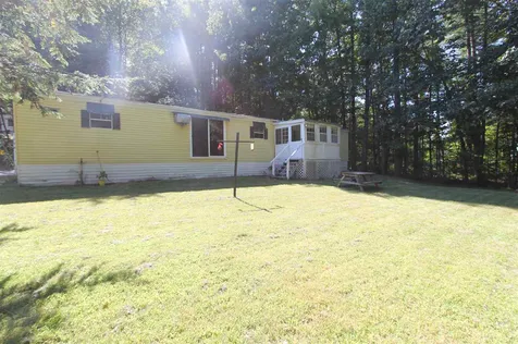 27 Chapparel Drive Londonderry NH 03053