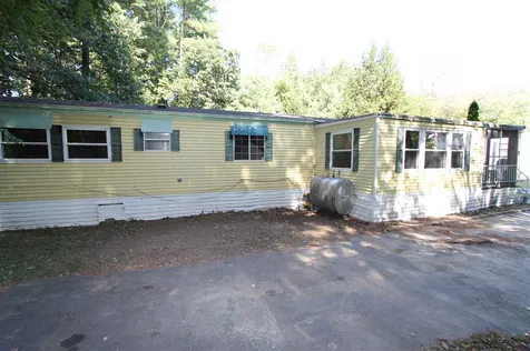 27 Chapparel Drive Londonderry NH 03053