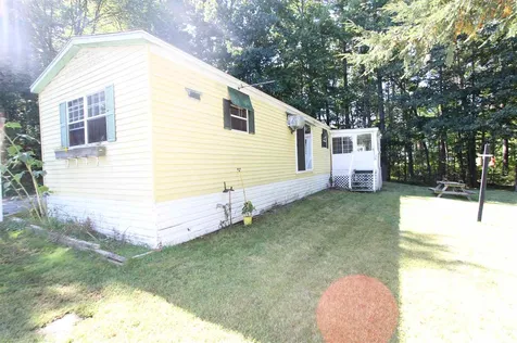27 Chapparel Drive Londonderry NH 03053