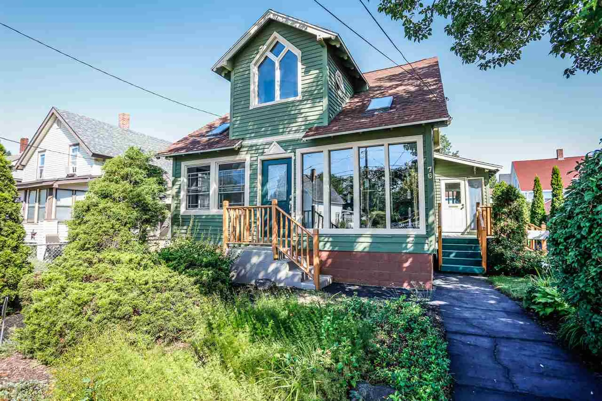 76 Oakdale Avenue Manchester NH 03103