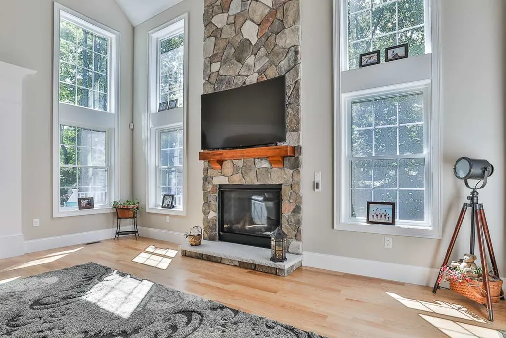 2 Floral Street Windham NH 03087