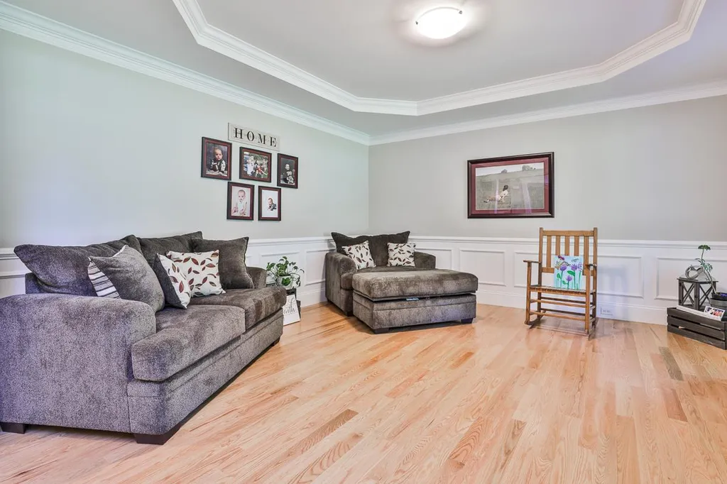 2 Floral Street Windham NH 03087