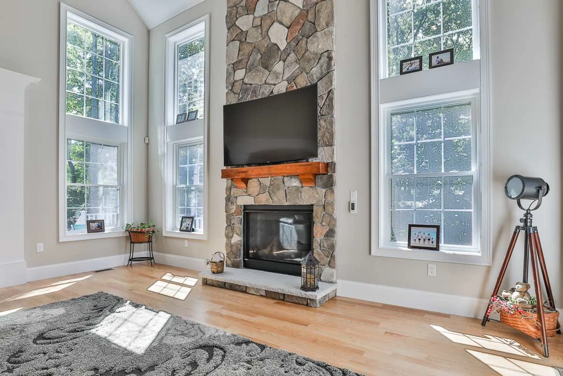 2 Floral Street Windham NH 03087