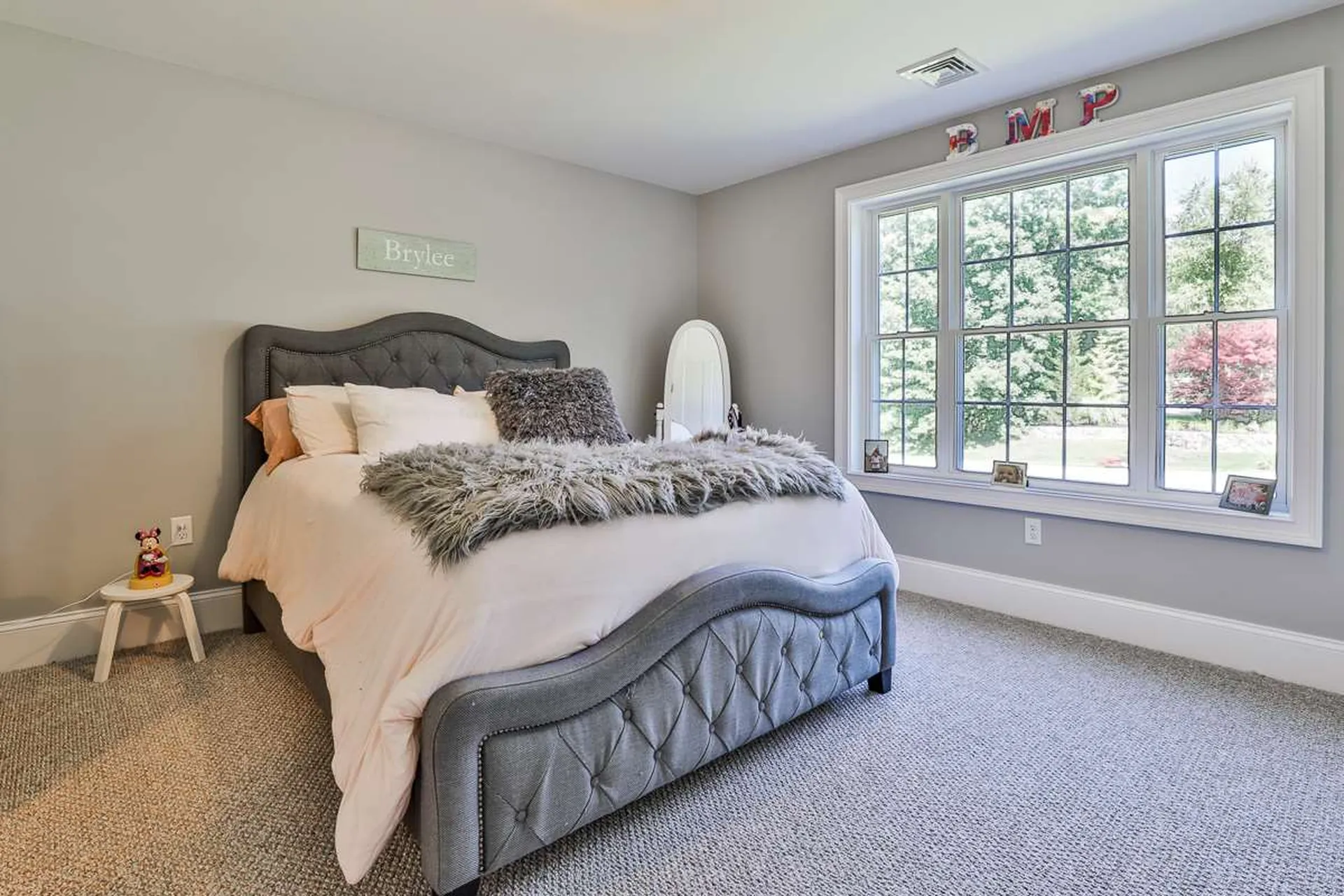 2 Floral Street Windham NH 03087