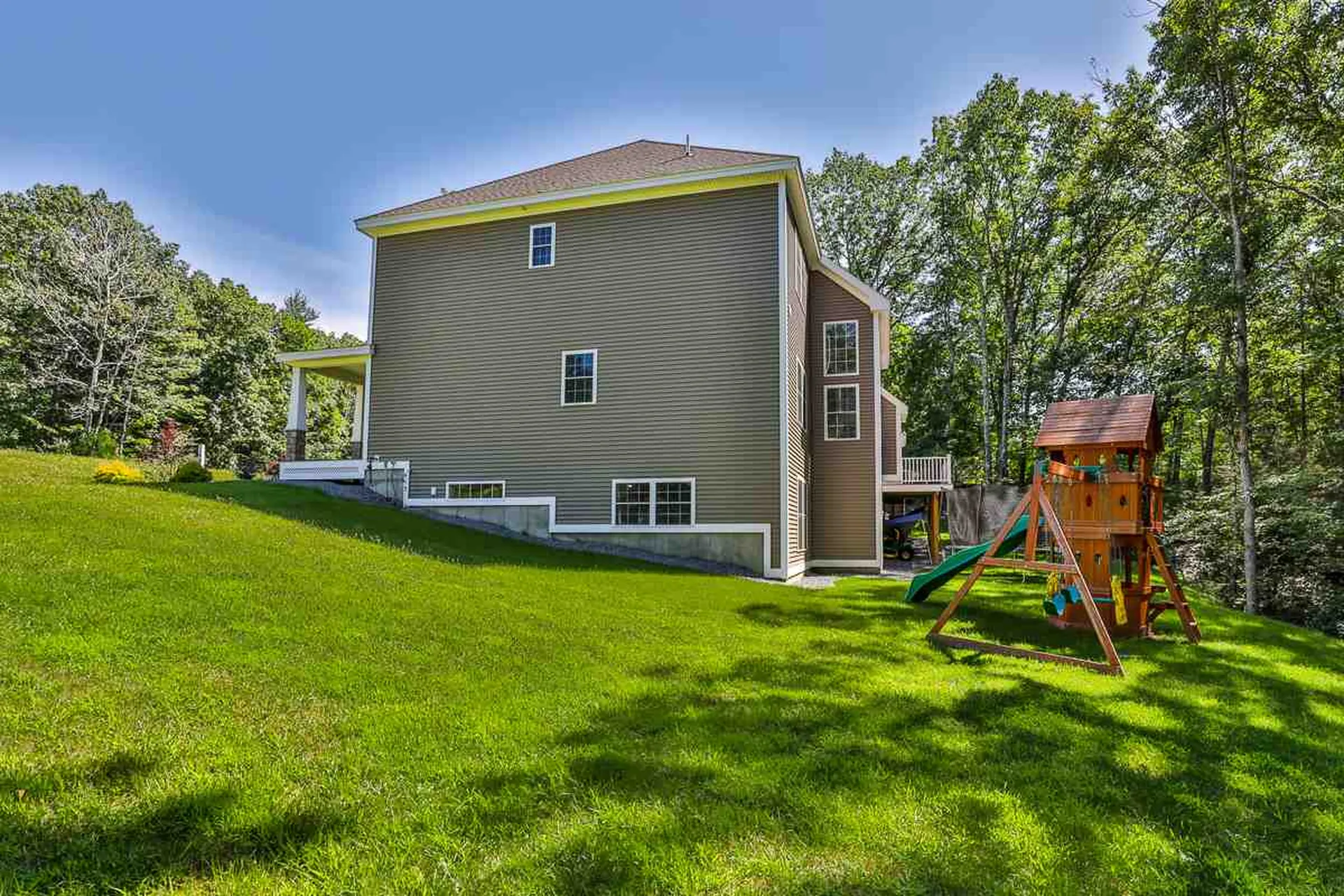 2 Floral Street Windham NH 03087