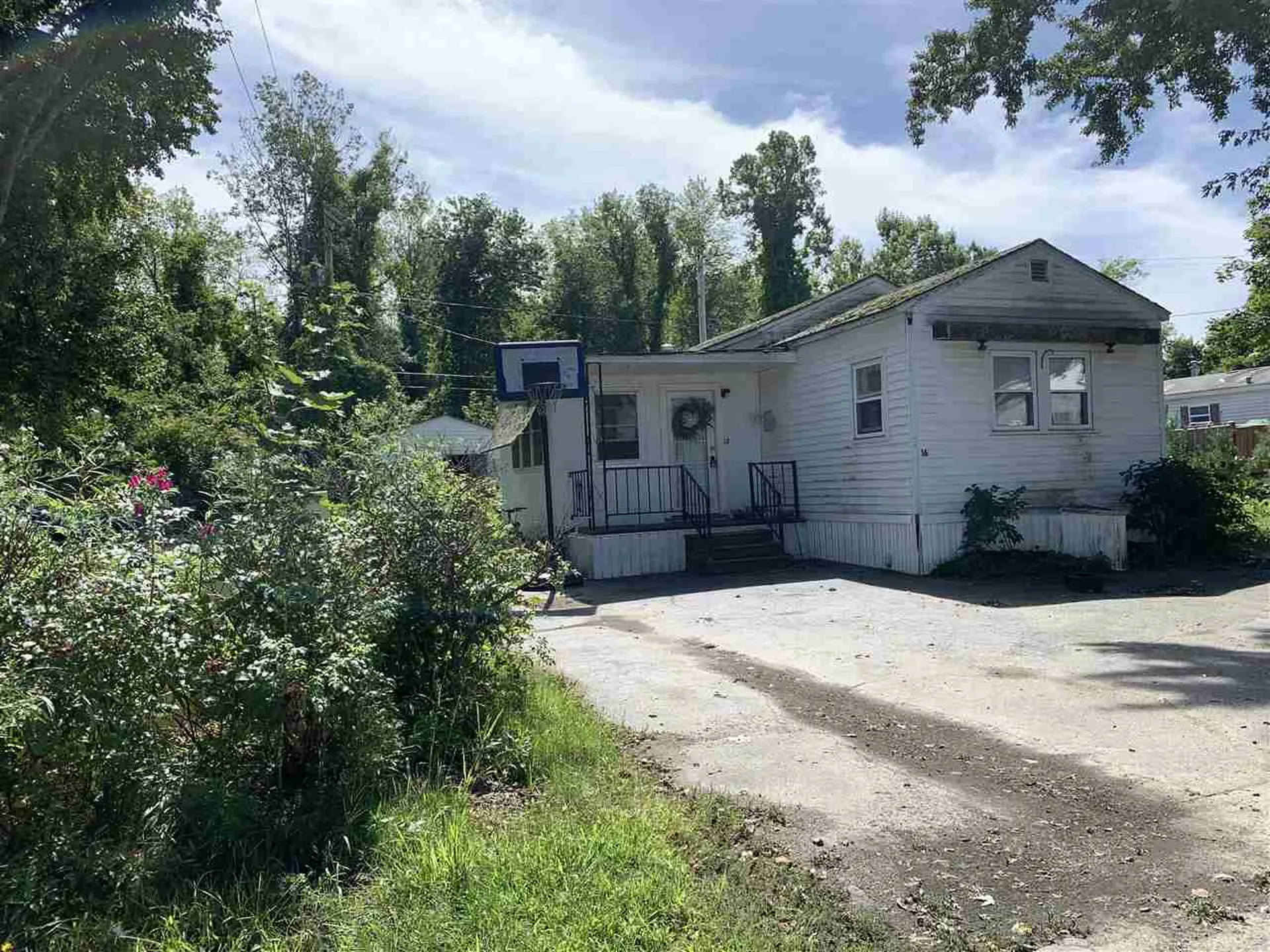 16 Longmeadow Drive Concord NH 03301