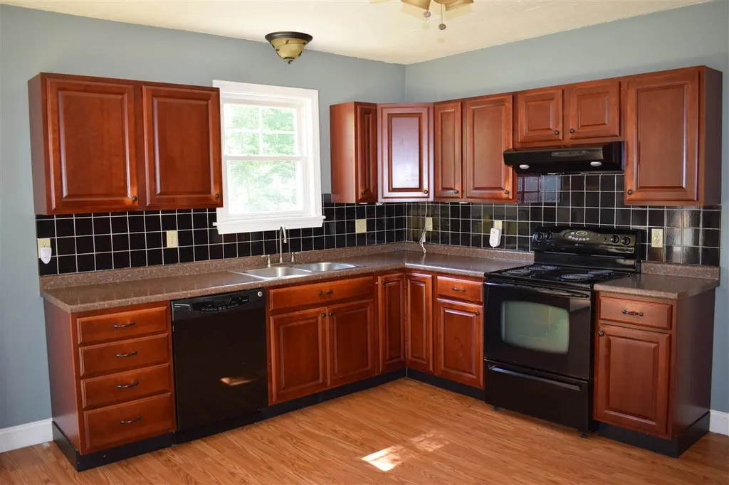 23 Western Avenue Rochester NH 03867
