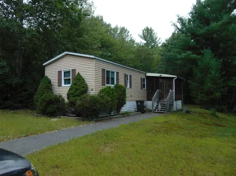 20 Chapparel Drive Londonderry NH 03053