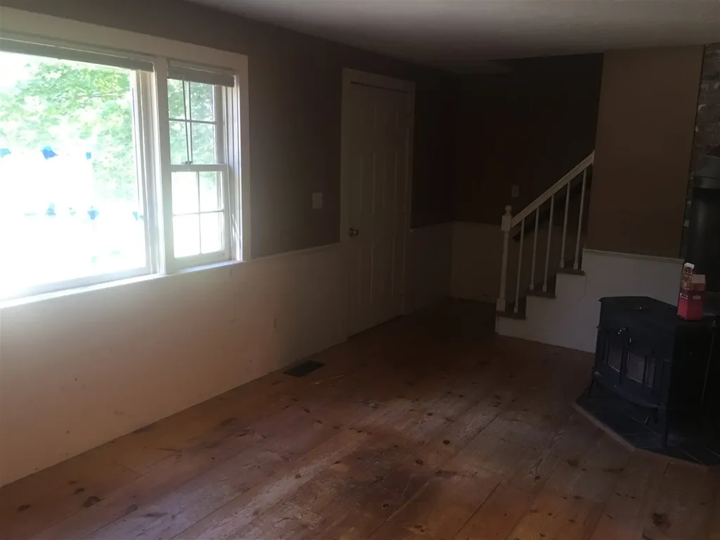 6 Old Mill Pond Road Henniker NH 03242