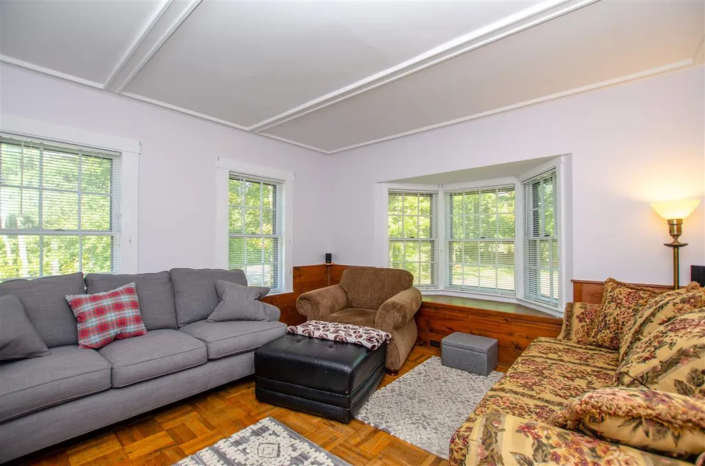 8 Mount Vernon Street Farmington NH 03835