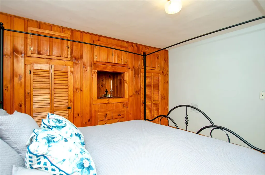 8 Mount Vernon Street Farmington NH 03835