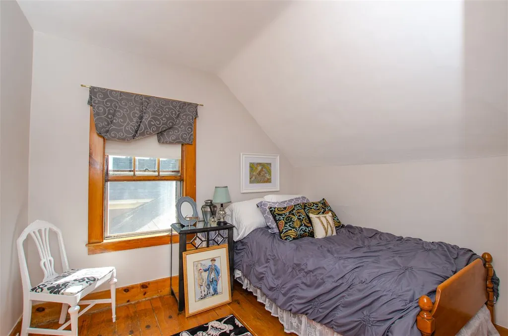 8 Mount Vernon Street Farmington NH 03835