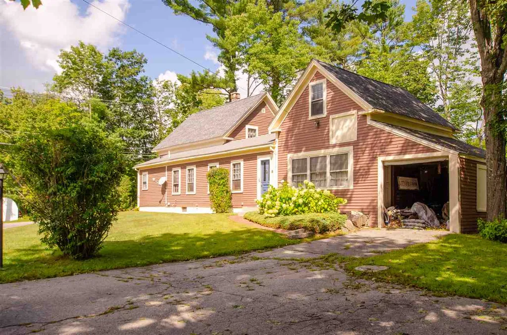 8 Mount Vernon Street Farmington NH 03835