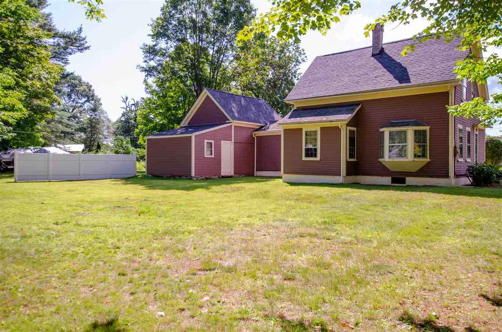 8 Mount Vernon Street Farmington NH 03835