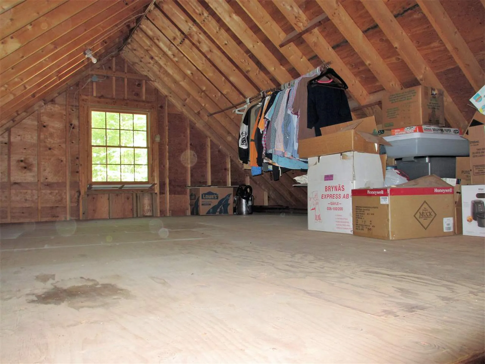 180 Pine Hill Road Henniker NH 03242