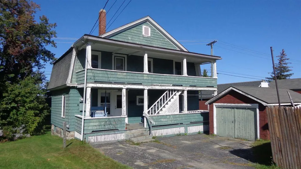 743 1/2 Lancaster Street Berlin NH 03570
