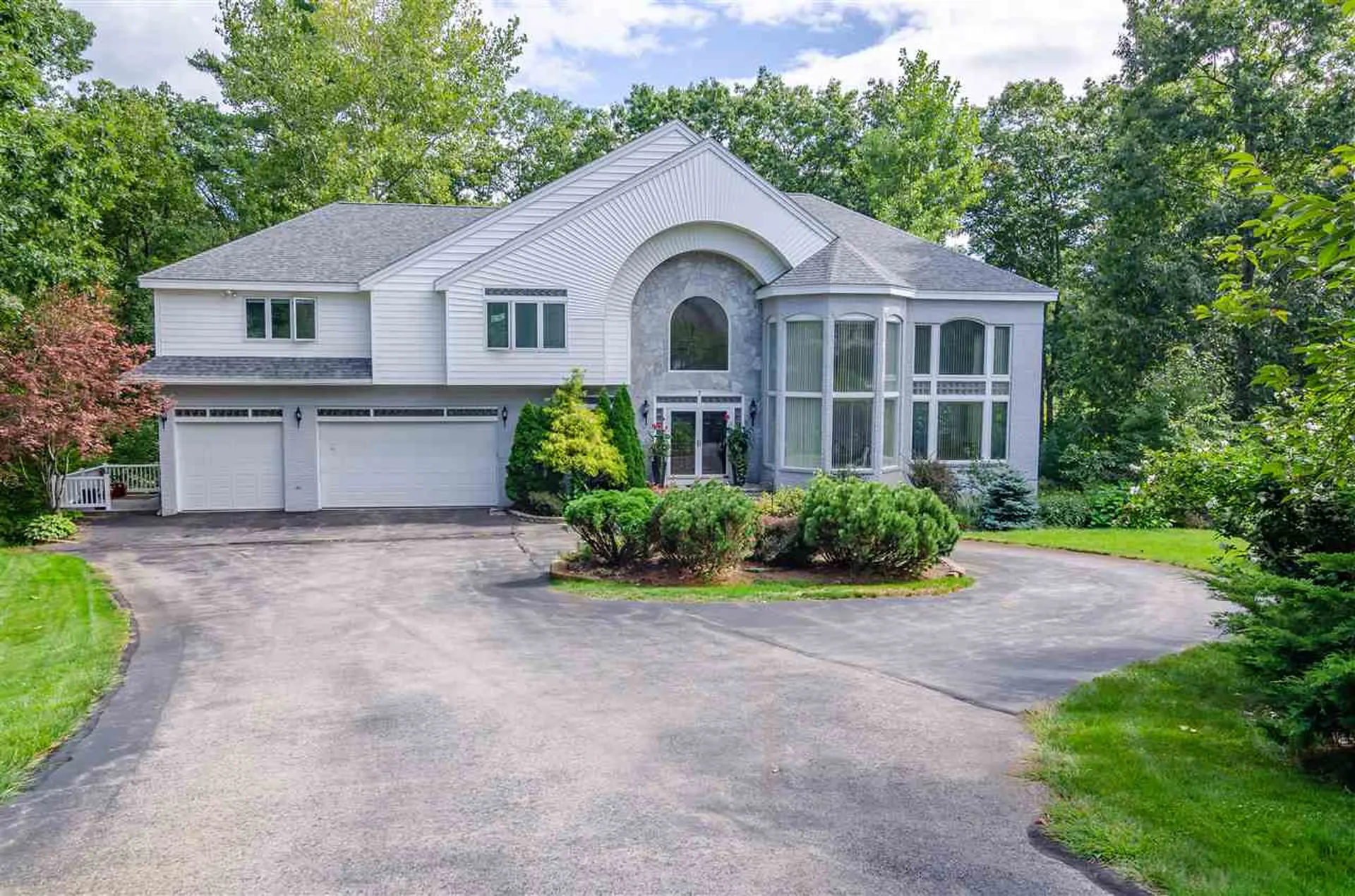 7 Aqua Way Salem NH 03079