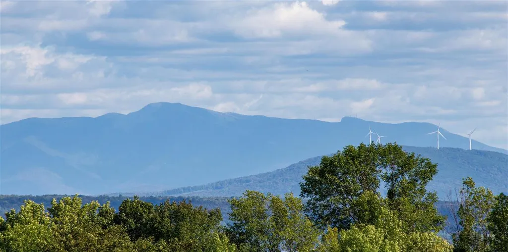 1457 Us Route 2 North Hero VT 05474