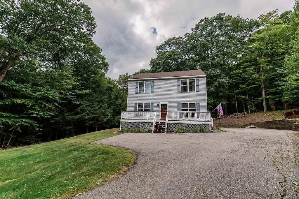 3 Gretchens Way Barrington NH 03825