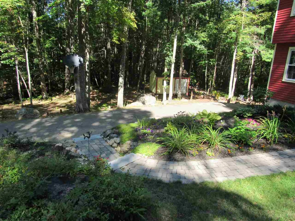 23 Jennifer Lane Raymond NH 03077