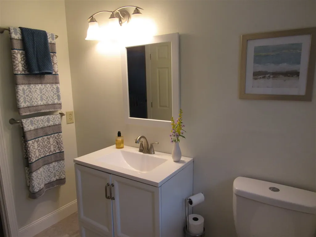 23 Jennifer Lane Raymond NH 03077