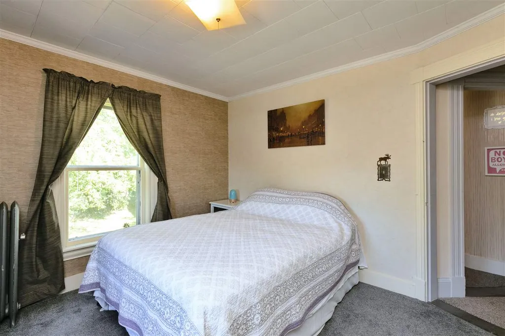 16 Cofran Avenue Northfield NH 03276