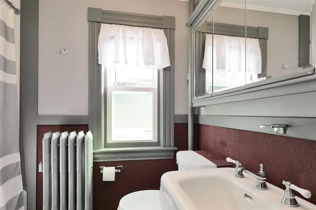 16 Cofran Avenue Northfield NH 03276