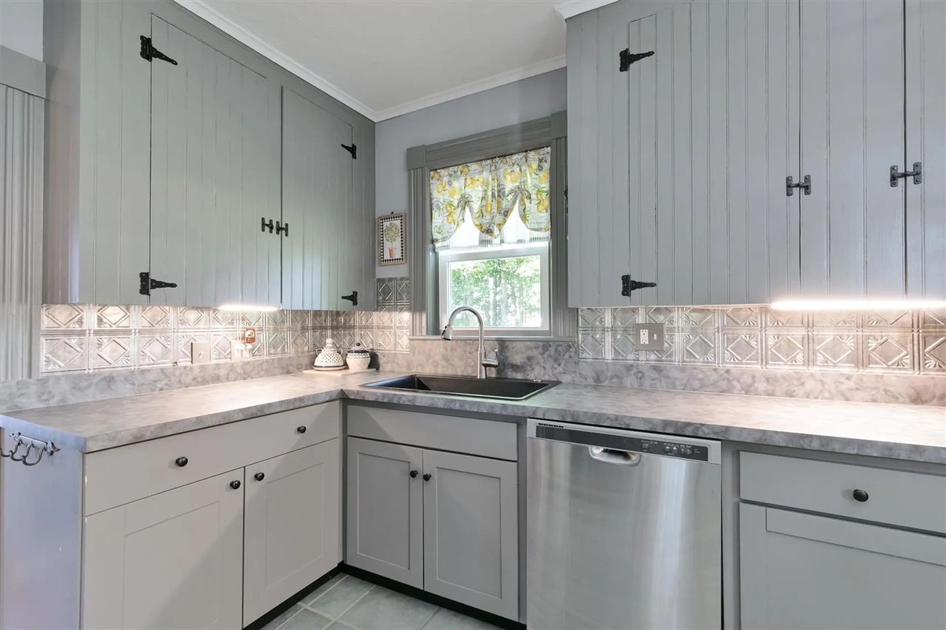 16 Cofran Avenue Northfield NH 03276