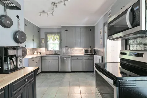 16 Cofran Avenue Northfield NH 03276