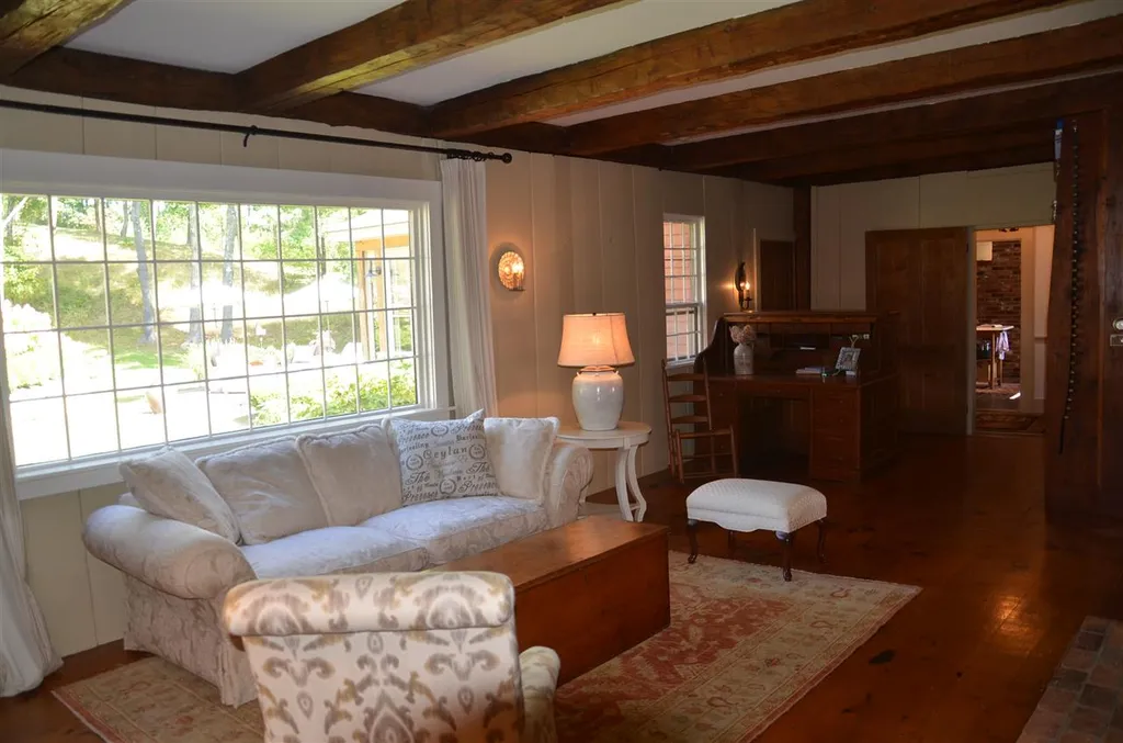 74 Bartlett Road Barnstead NH 03225