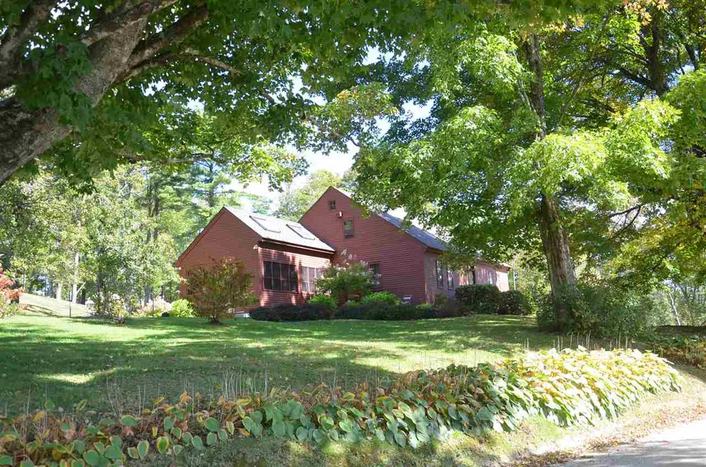 74 Bartlett Road Barnstead NH 03225