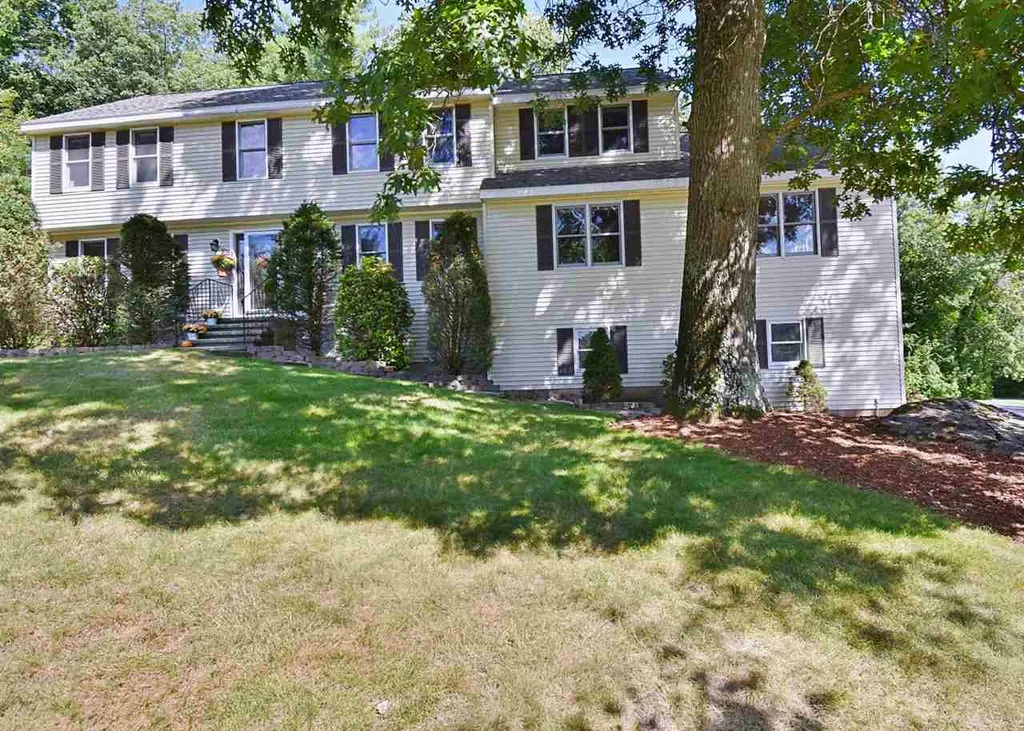 9 Luann Lane Pelham NH 03076