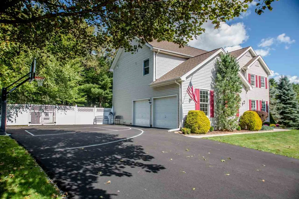 17 Juniper Ridge Road Essex Junction VT 05452