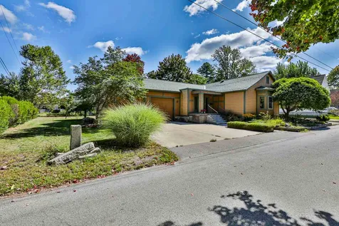 131 Woodland Avenue Manchester NH 03109