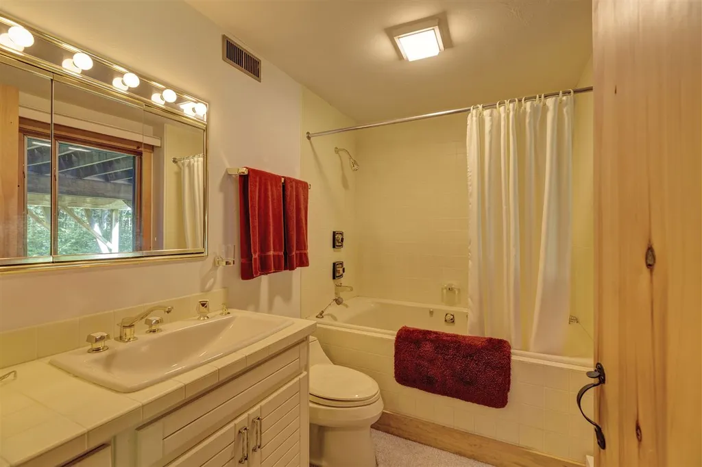 27 Granite Way Grantham NH 03753