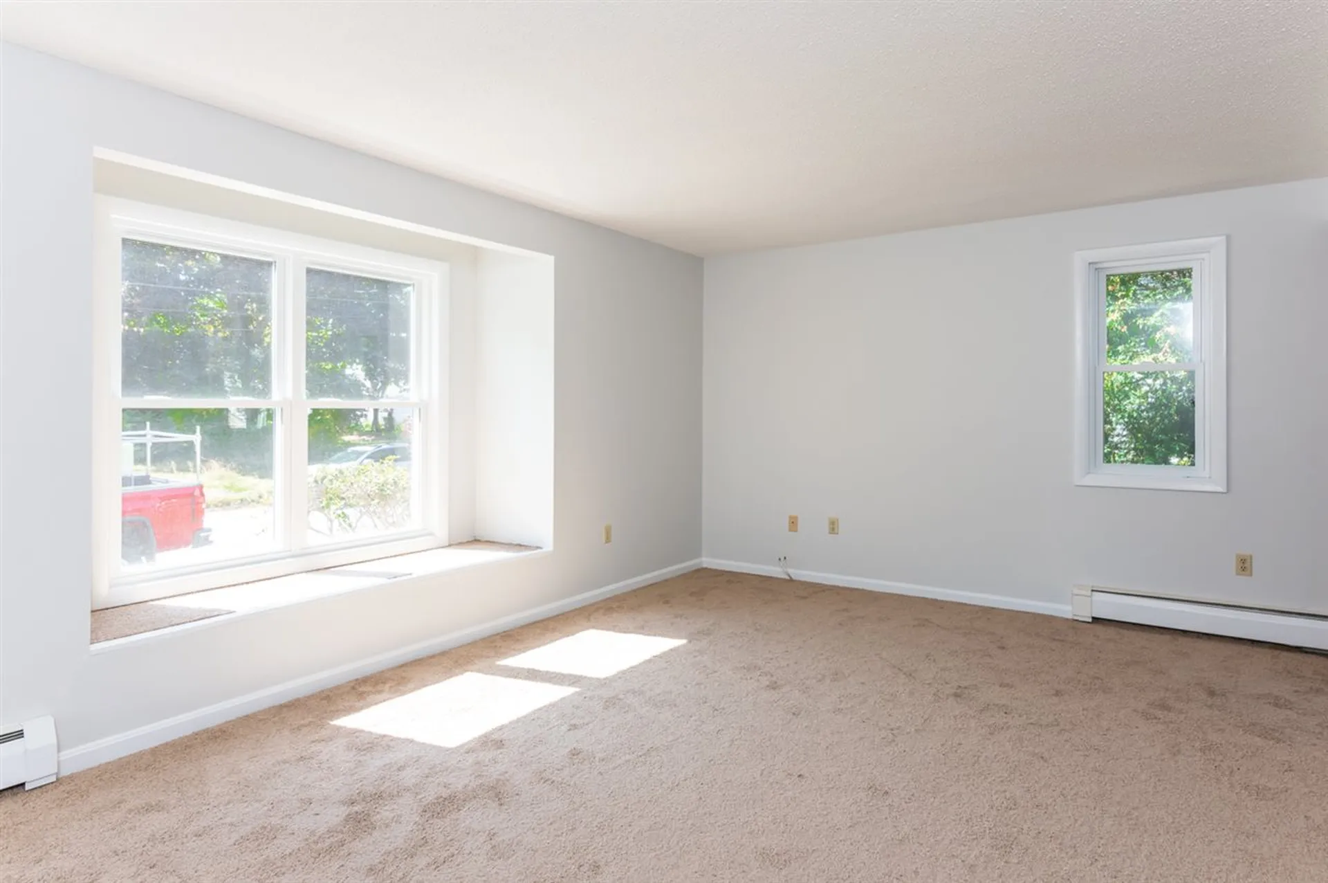 850 / 852 Dix Street Manchester NH 03103