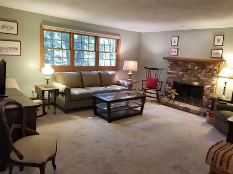 27 Garden Drive Litchfield NH 03052