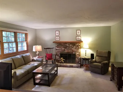 27 Garden Drive Litchfield NH 03052