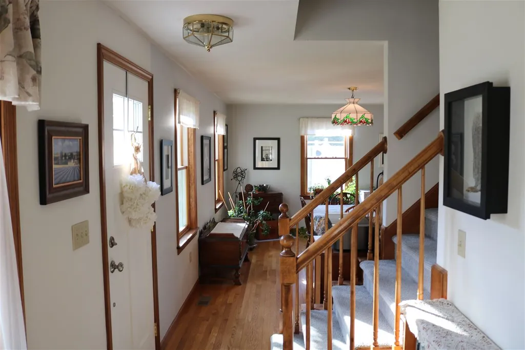 6 Hayman Circle Newton NH 03858