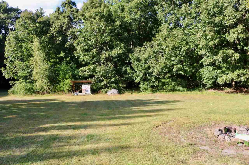 6 Hayman Circle Newton NH 03858
