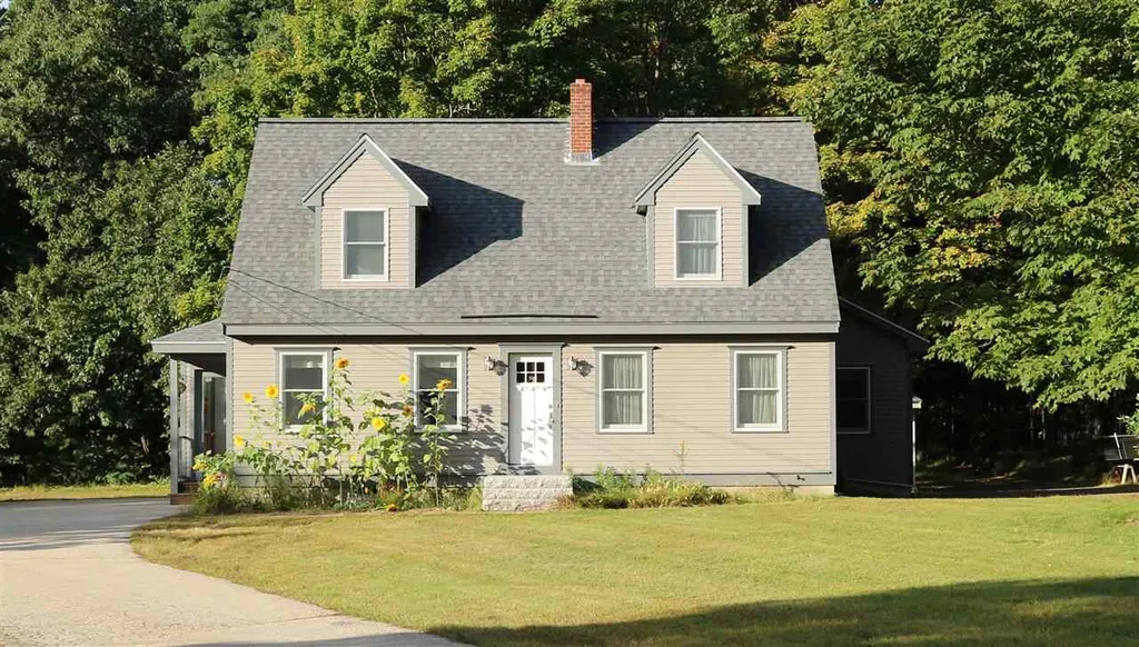 6 Hayman Circle Newton NH 03858
