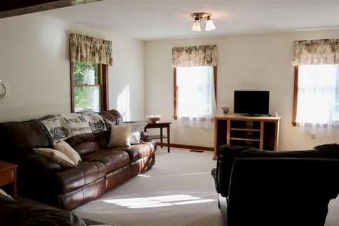 6 Hayman Circle Newton NH 03858