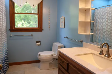 6 Hayman Circle Newton NH 03858