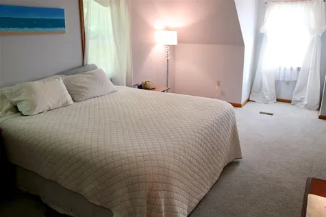 6 Hayman Circle Newton NH 03858