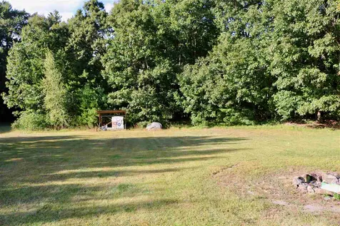 6 Hayman Circle Newton NH 03858