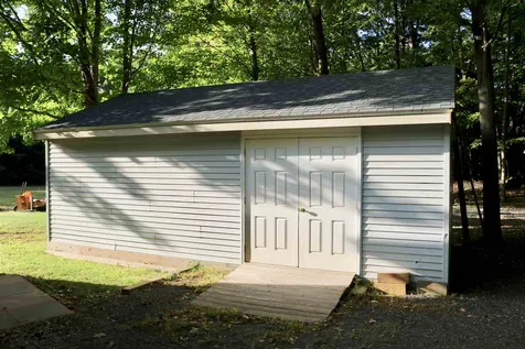 6 Hayman Circle Newton NH 03858