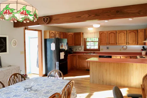 6 Hayman Circle Newton NH 03858