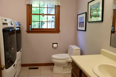 6 Hayman Circle Newton NH 03858