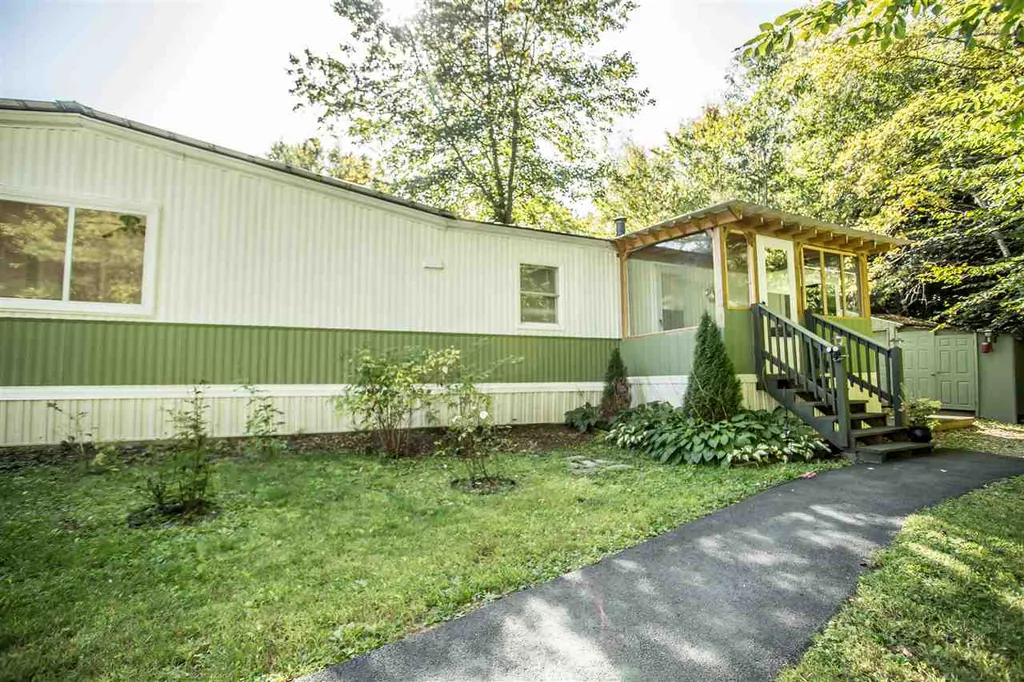 112 Lat Lane Swanzey NH 03446