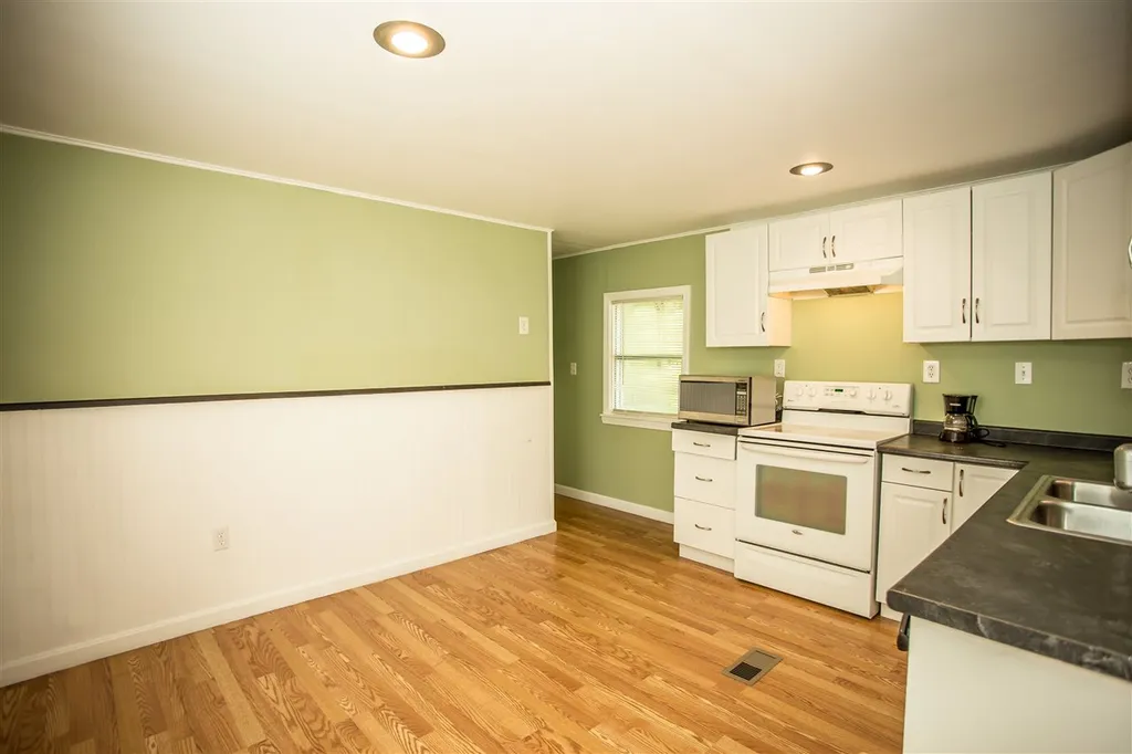 112 Lat Lane Swanzey NH 03446